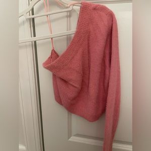 Pink one sleeve cropped sweater